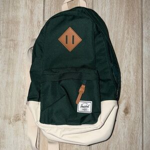 Herschel Sling Forest Green & Cream